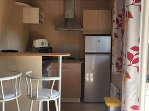 Microwave, dishwasher, coffee/tea maker