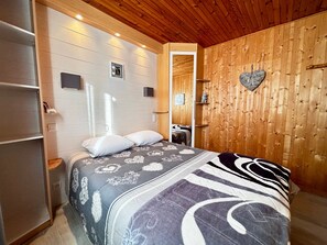 2 bedrooms, free WiFi - Garden flat with Wi-Fi, terraces near ski slopes (Notre-Dame-de-Bellecombe)