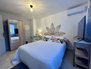 3 bedrooms, free WiFi - Spacious Villa in St Cyprien Plage with Private Pool (Saint-Cyprien)