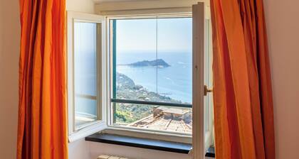 Cava Ardè Rooms:Garden view room, in the tranquility of Santa Giulia
