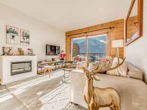 TV, fireplace - 4* Apartment in Champagny, 6 pers, with Wifi (Champagny-en-Vanoise)