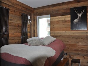 2 bedrooms, free WiFi - Renovated 2-bedroom flat, center station, 300m to slopes, 6 people, WiFi (Les Carroz d'Arâches)