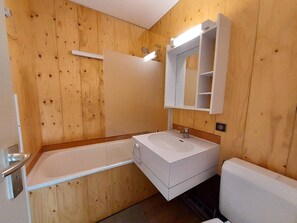 Bathroom - 3-room apartment with view, near slopes in Valmorel (Valmorel)