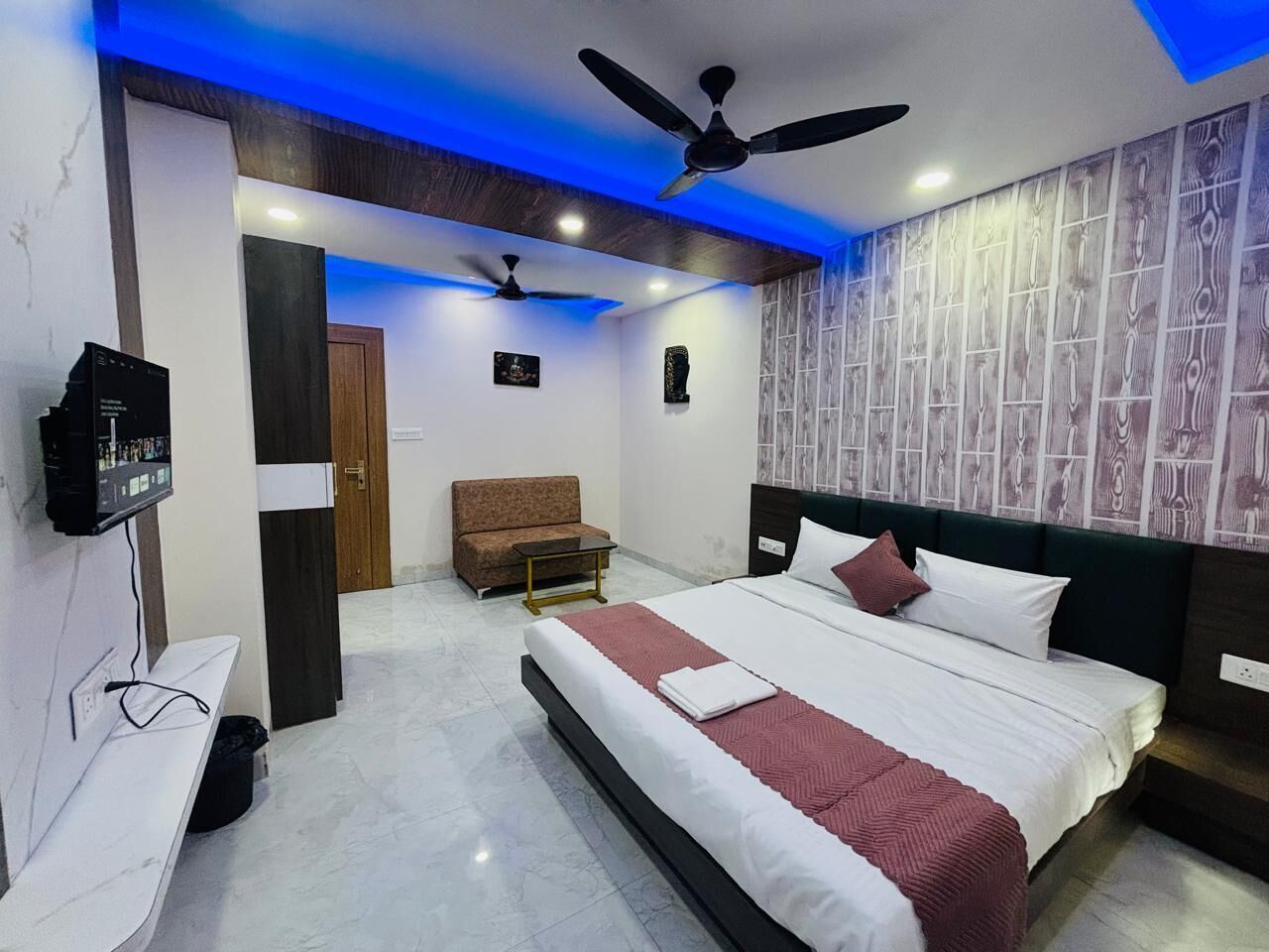 Deluxe kamer, uitzicht op stad | Een bureau, gratis wifi