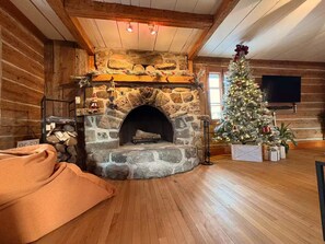 Interior - Le Vieil Âtre - Rustic & cosy chalet (Saint-Jean-Port-Joli)