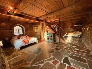 2 habitaciones, tabla de planchar con plancha y cuna de viaje 
