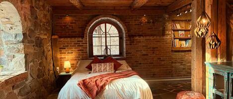 2 slaapkamers, een strijkplank/strijkijzer, reisbedje, gratis wifi