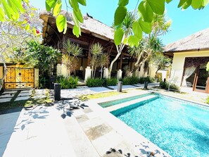 Indoor pool, outdoor pool - Patmase Villas in Jimbaran (Badung)
