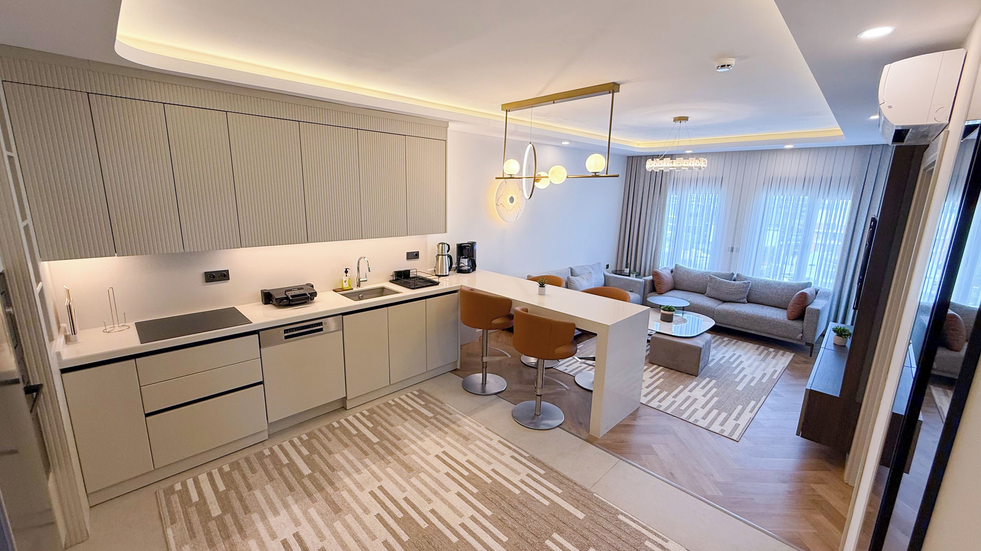 Deluxe Condo, City View | Desk, laptop workspace, iron/ironing board, free WiFi