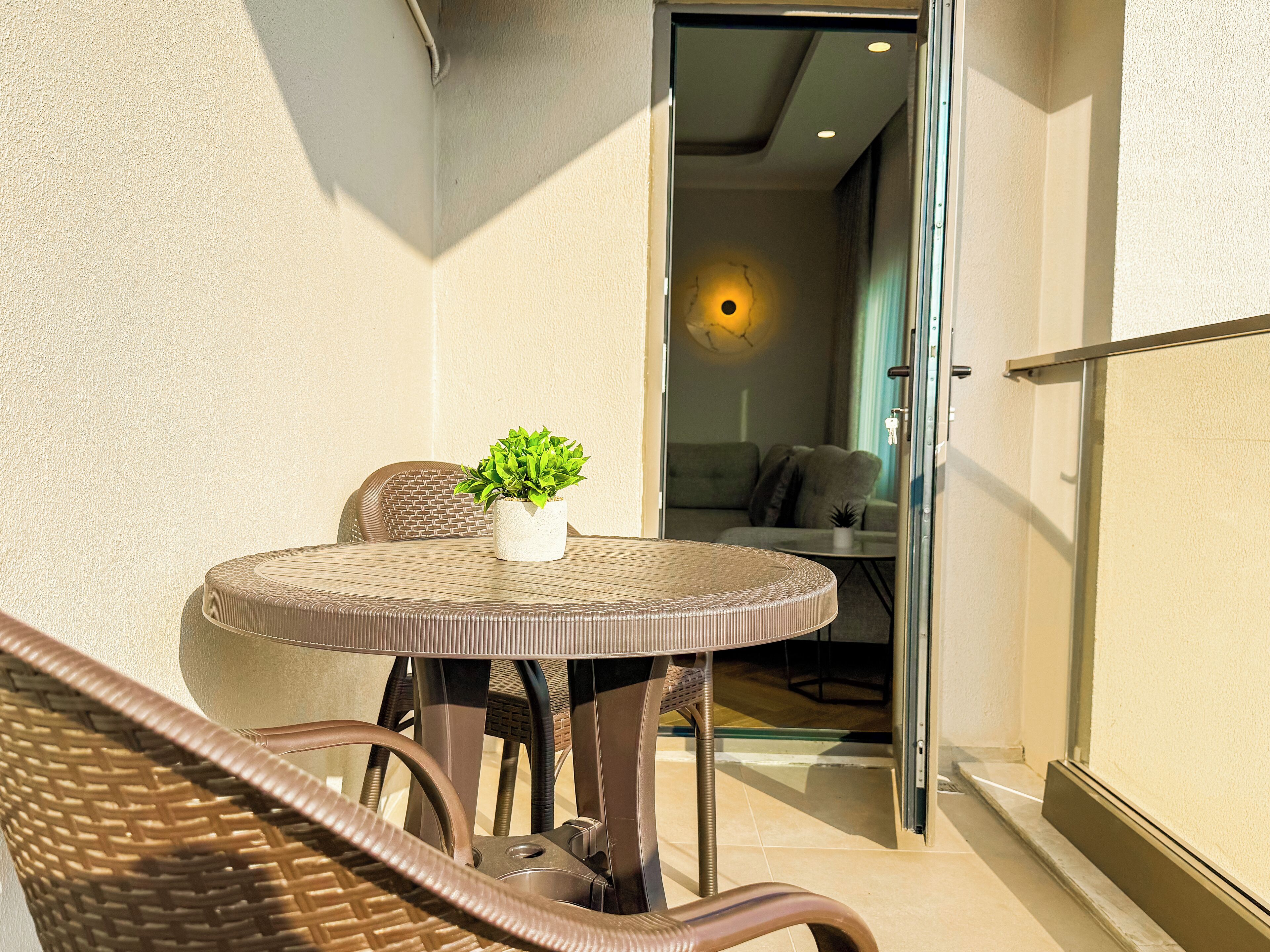 Superior appartement | Een bureau, een laptopwerkplek, een strijkplank/strijkijzer, gratis wifi