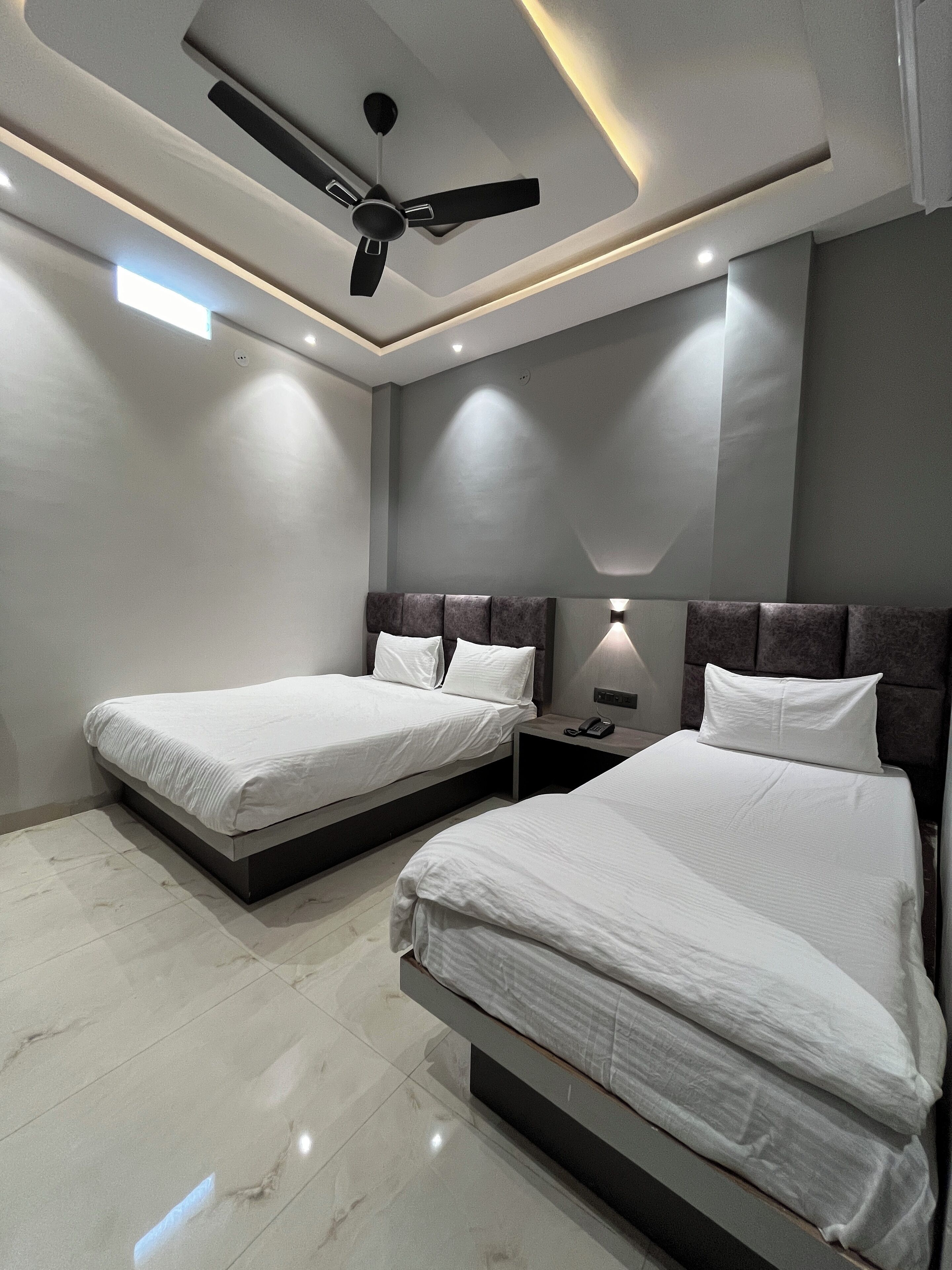 华丽三人房 | 熨斗/熨板、免费 WiFi