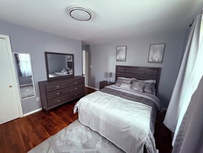 Iron/ironing board, WiFi, bed sheets - Modern Comfort house & Convenience Near DC (Upper Marlboro)