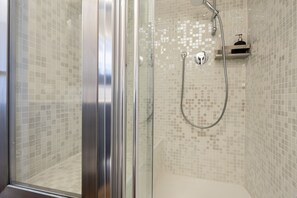 Shower, bidet, towels, shampoo - Pitti View - Florence (Florence)