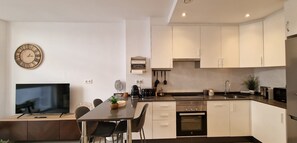 Microwave, oven, stovetop, dishwasher - Mijas apartment La Cala Beach, 50 meters to Sea! (Las Lagunas de Mijas)
