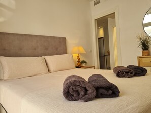 Iron/ironing board, travel cot, free WiFi, bed sheets - Mijas apartment La Cala Beach, 50 meters to Sea! (Las Lagunas de Mijas)