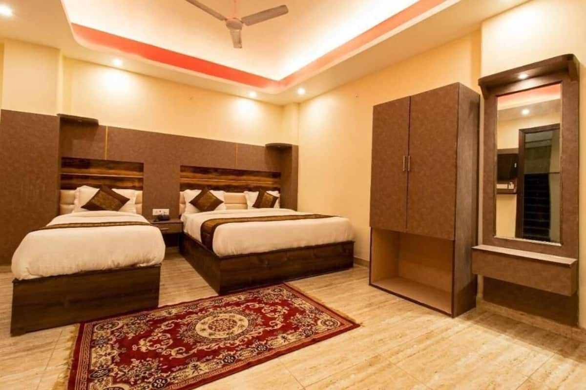 Family Room | Premium bedding, bed sheets