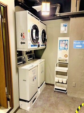 Basic Shared Dormitory | Living area - KAYABACHO TSUKUSHI HOTEL (Kayabacho, Nihombashi, Chuo-ku)