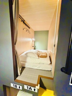 Basic Shared Dormitory | Free WiFi - KAYABACHO TSUKUSHI HOTEL (Kayabacho, Nihombashi, Chuo-ku)