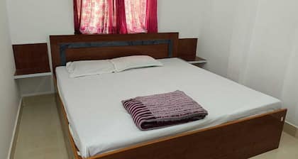 Good Location for stay at Medical College Road