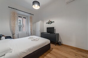 2 bedrooms, iron/ironing board - 5 walk from Porta Venezia station, with 2 bedrooms (Milan)