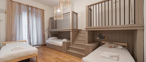 2 slaapkamers, een strijkplank/strijkijzer
