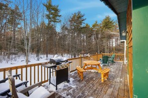 Outdoor dining - [NEW] Cozy Cabin near Gunstock & Lake Winni (Gilford)