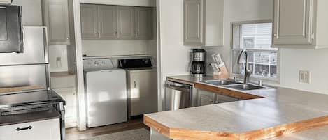 Mikrobølgeovn og oppvaskmaskin