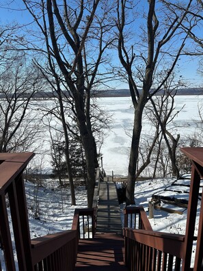 Property grounds - Cozy River Retreat with Dock on Mississippi River (Thomson)