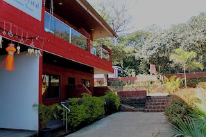 Bagian depan properti