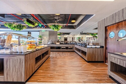 CORNETT AL NAWRAS HOTEL