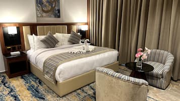 Deluxe Room, City View | Egyptian cotton sheets, premium bedding, down comforters, pillowtop beds