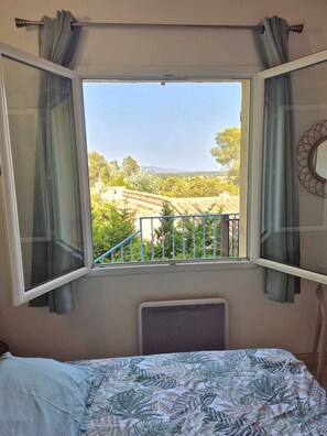 1 bedroom, iron/ironing board, Internet, bed sheets - Apartment Les Emeraudes (Roquebrune-sur-Argens)