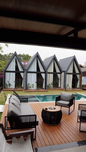 Terrace/patio - Chalet with pool in the heart of Praia do Rosa (Imbituba)