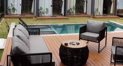 Chalet with pool in the heart of Praia do Rosa