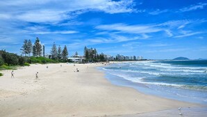 Unclassified image, 3 of 23, button - Alex Heads Beachfront Bliss (Sunshine Coast)