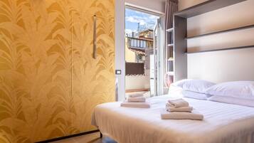 1 chambre, fer et planche à repasser