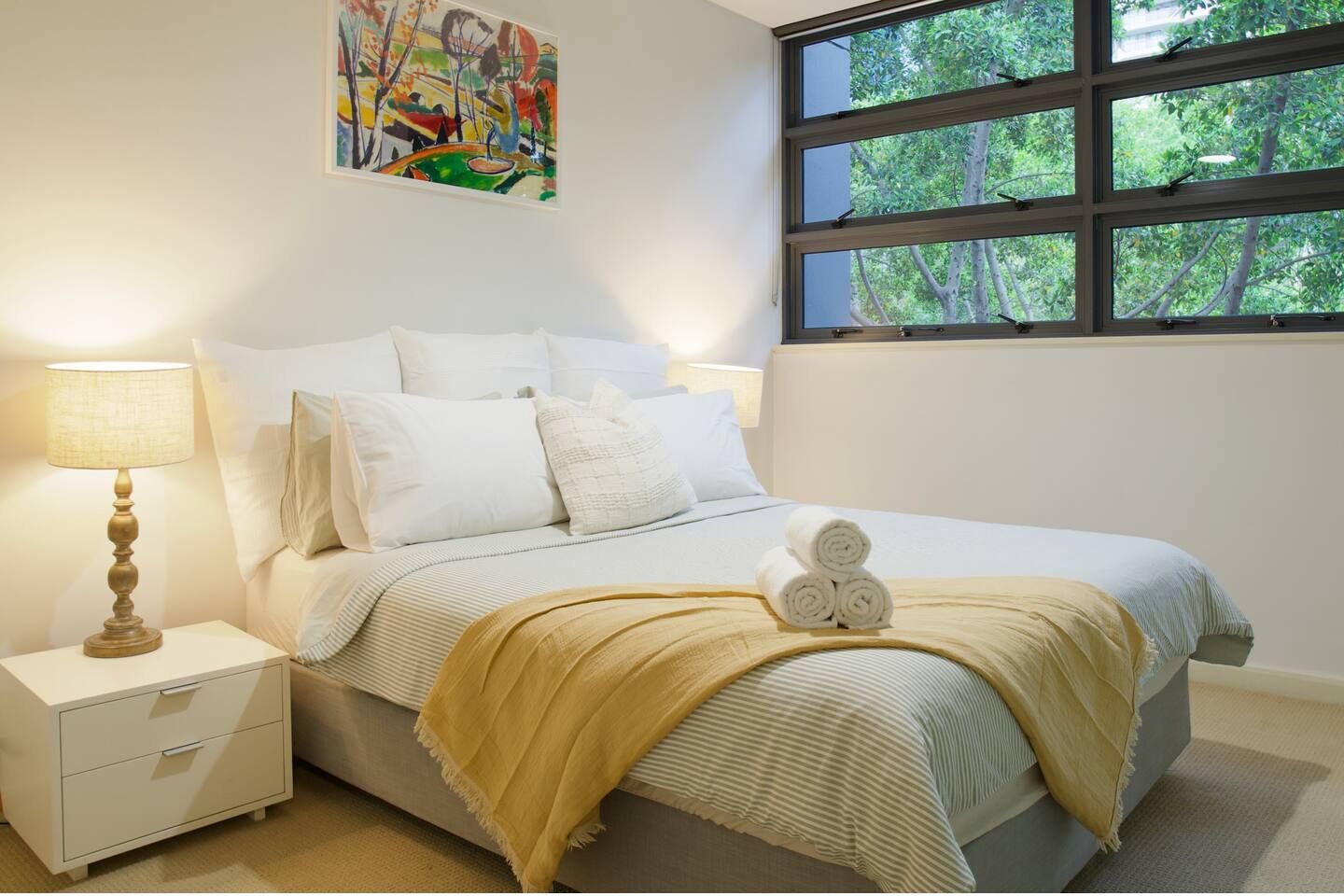 Bureau, fer et planche à repasser, Wi-Fi gratuit, draps fournis