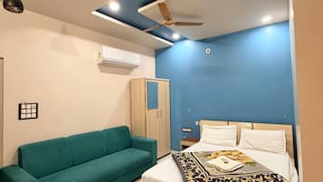 Phòng Tiêu chuẩn | Bàn, khu vực làm việc phù hợp cho laptop