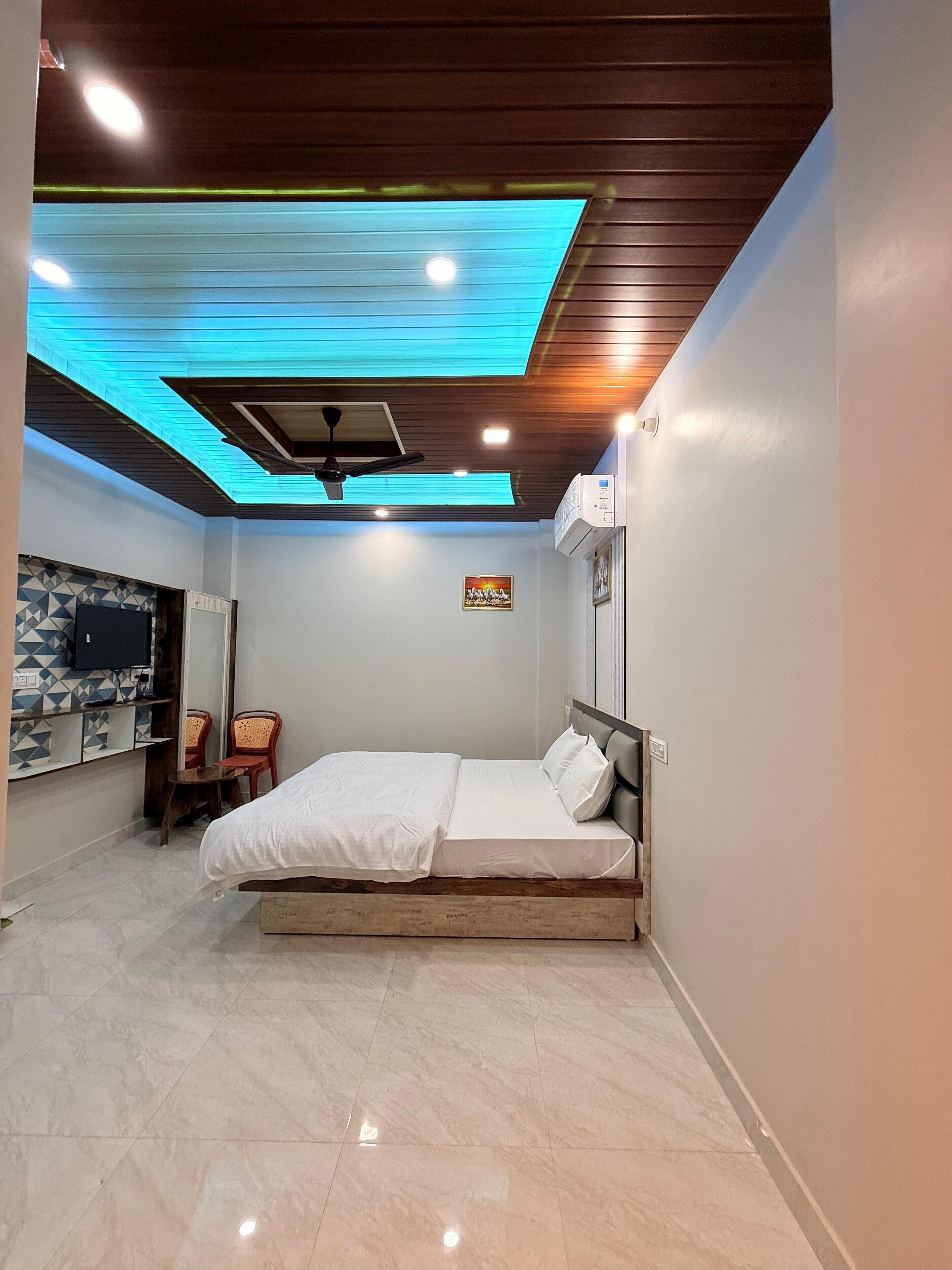 Super Deluxe Room | Desk, laptop workspace, free WiFi, bed sheets