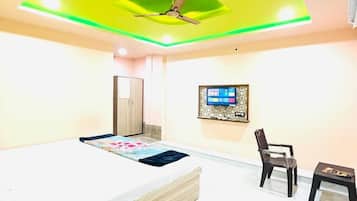 Desk, laptop workspace, free WiFi, bed sheets