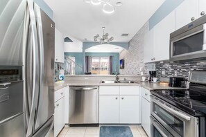 Fridge, microwave, oven, stovetop - Perfect Disney Locations, Modern, Updated Resort Community Villa (Kissimmee)
