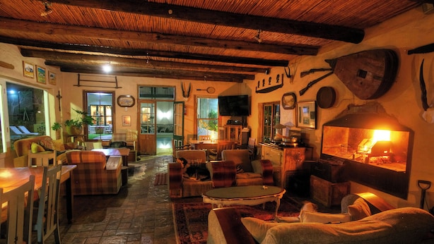 Poolside bar