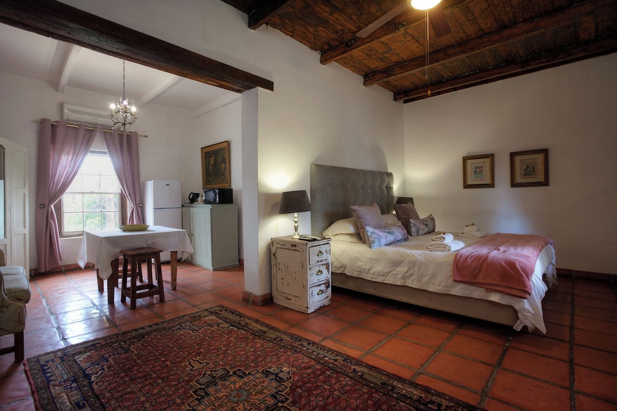 Habitación clásica con 2 camas individuales, vistas al patio | Wifi gratis