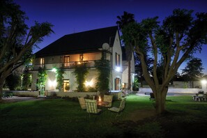 Exterior - The Willow Historical Guest House (Willowmore)