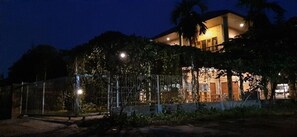 Exterior - Bua Guest House (Medan)
