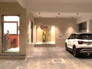 Free self-parking - Ozone Hill Resorts (Yercaud)