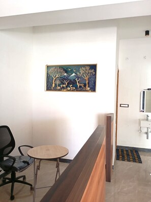 Lobby sitting area - Ozone Hill Resorts (Yercaud)