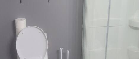 Sabonete, papel higiênico