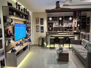 المنشأة من الداخل