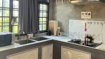 House, 3 Bedrooms, Smoking, Balcony | Interior